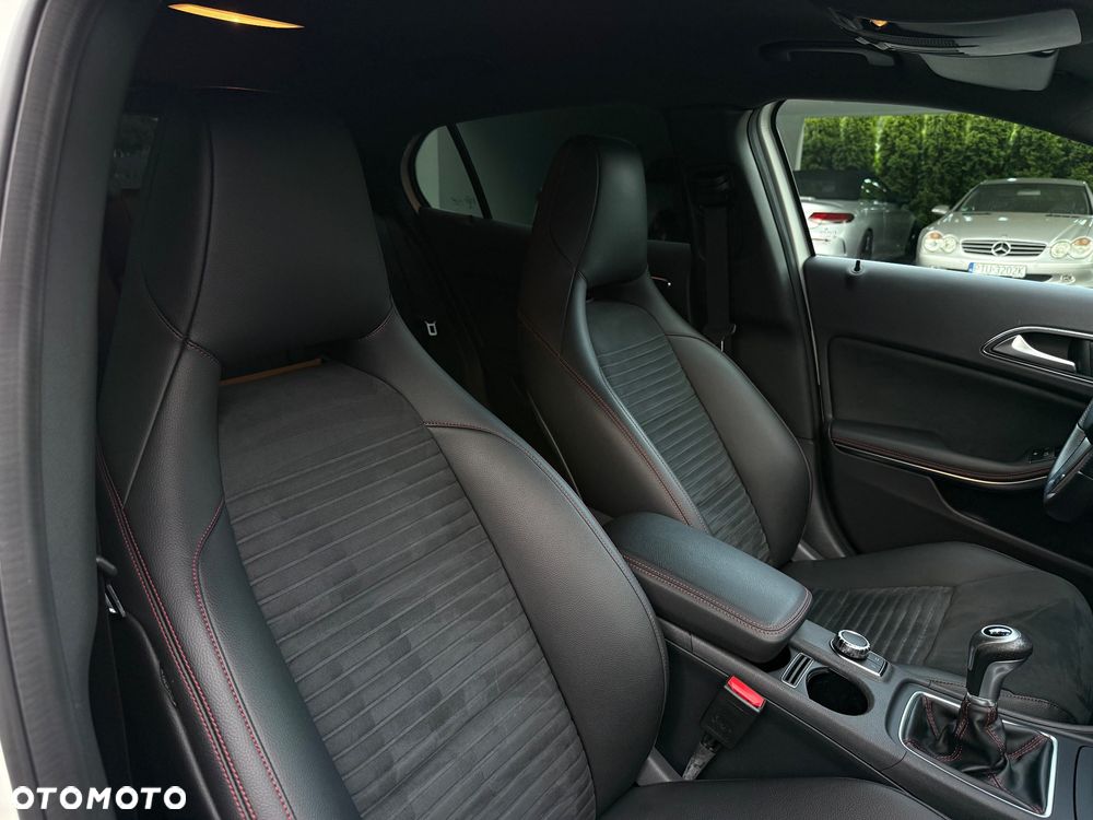 Mercedes-Benz GLA 200 AMG Line - 34