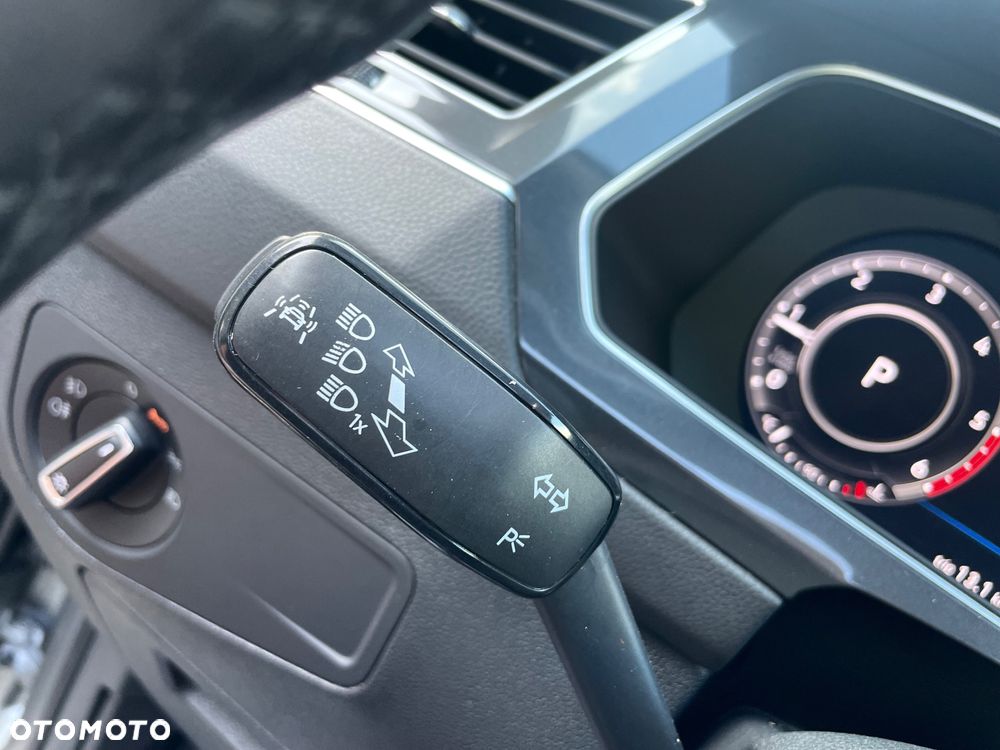 Volkswagen Tiguan 2.0 TDI SCR DSG R-Line - 29