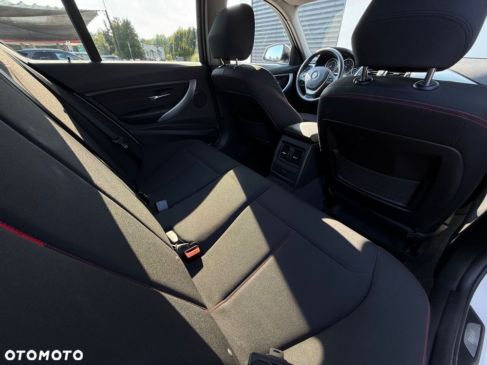 BMW Seria 3 320d - 31