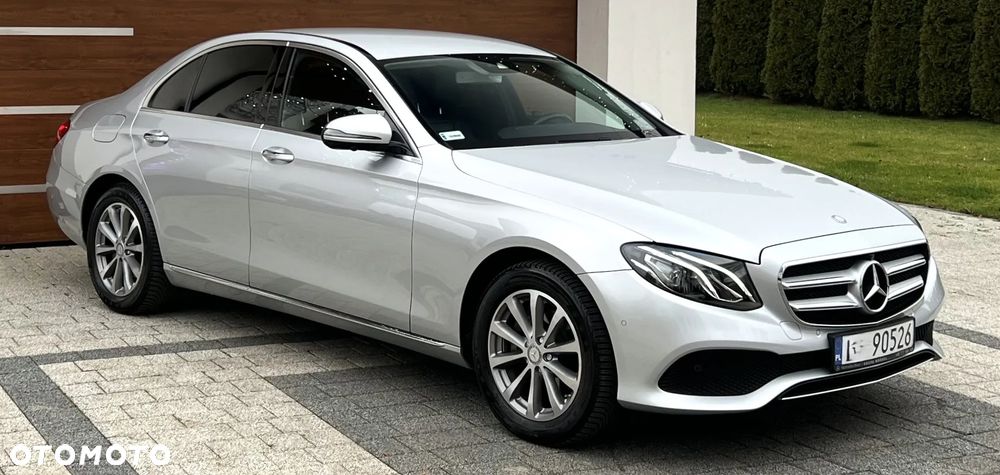 Mercedes-Benz Klasa E 200 9G-TRONIC - 32