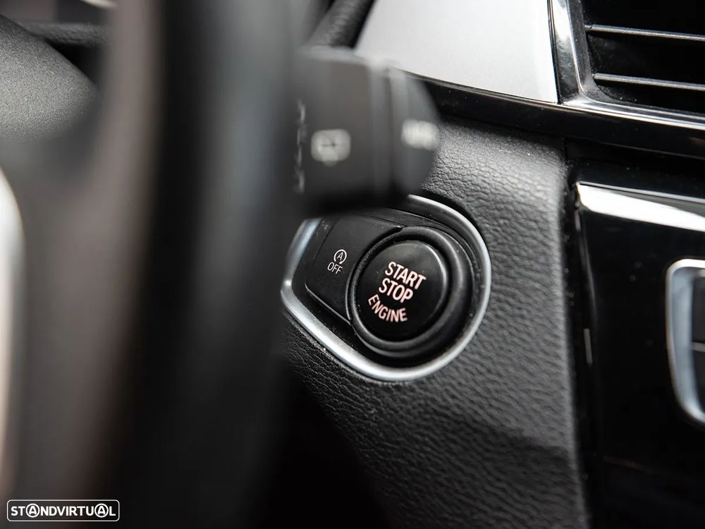 BMW X1 16 d sDrive Line xLine - 36