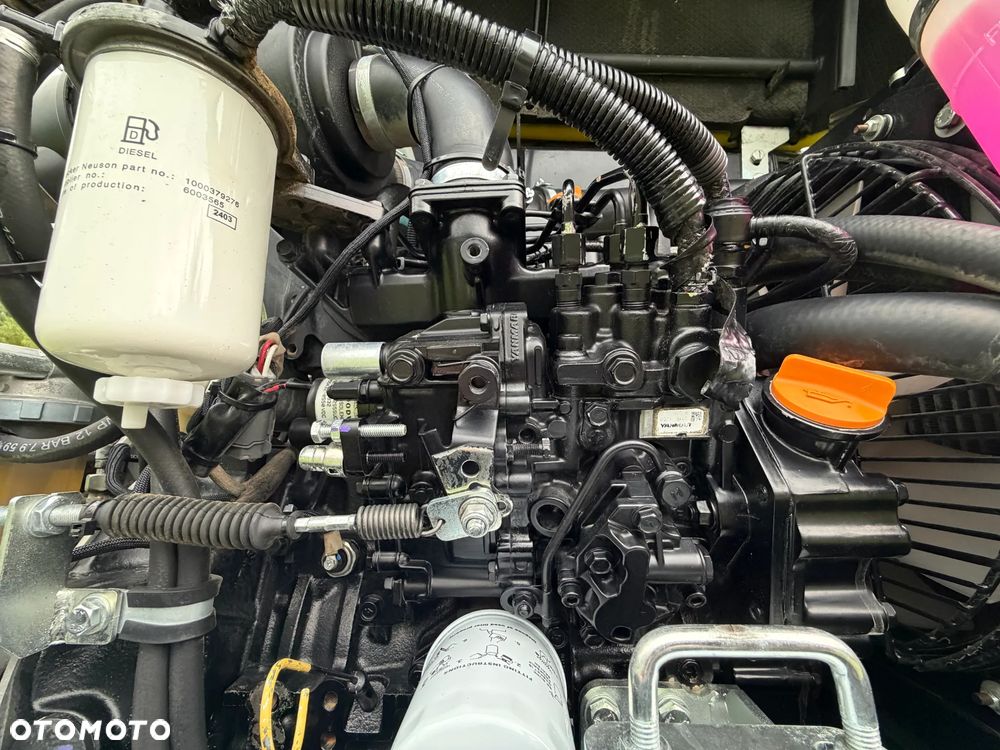 Wacker Neuson EZ38 koparka Gąsienicowa 4 tony. 2018 rok. Maszyna jak nowa 1600mtg.  Aktualna DEKRA BMWT 2026r. dodatkowa linia Hydrauliczna. Zamki na tłokach. Szybko-złącze Hydrauliczne. zmiana łyżek bez wychodzenia z Kabiny! Ani deka luzów wycieków. Okazja! 2 łyżki Oryginalne skandynawskiego typu. Yanmar silnik. Maszyna z Norwegii z Gospodarstwa Aktualna Dokumentacja! ani deka luzów i wycieków! OKAZJA Linia Hydr. Plus. Długie ramię PLUS. Oświetlenie LED. Gąski bardzo ładne. Wielka Okazja! Pełne sterowanie z dżojstików!! - 14