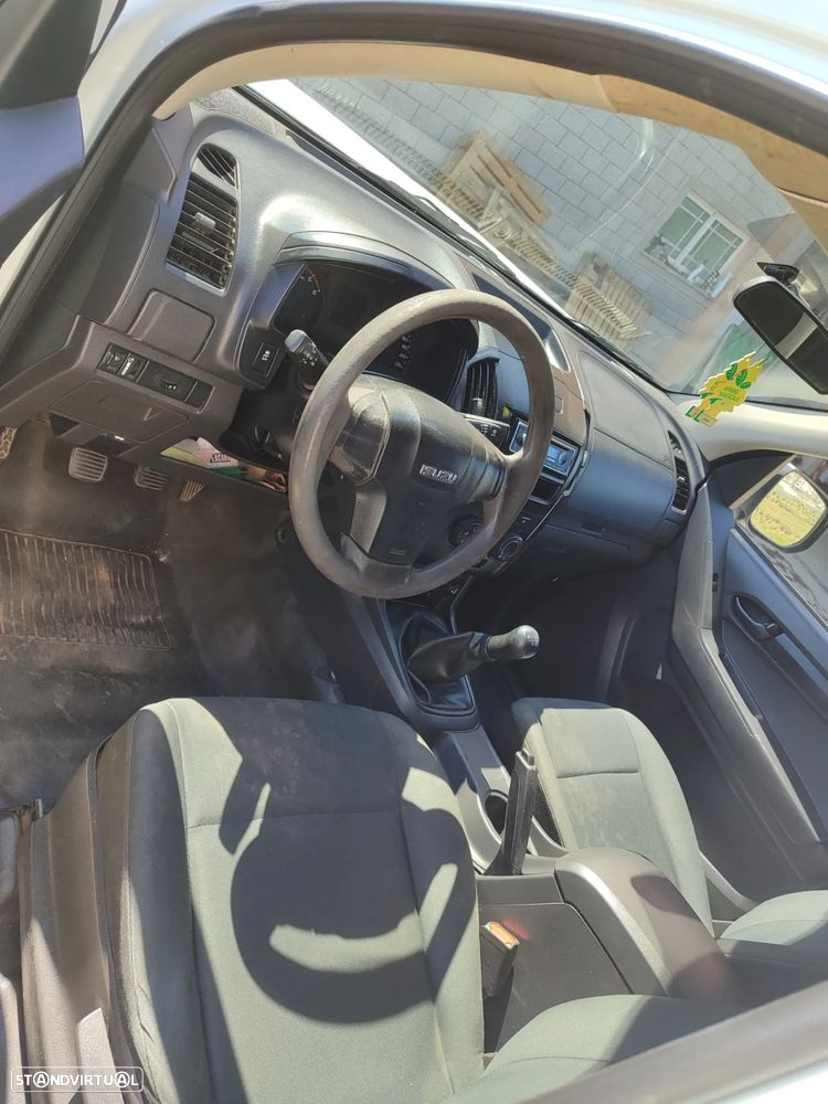 Isuzu D Max - 9