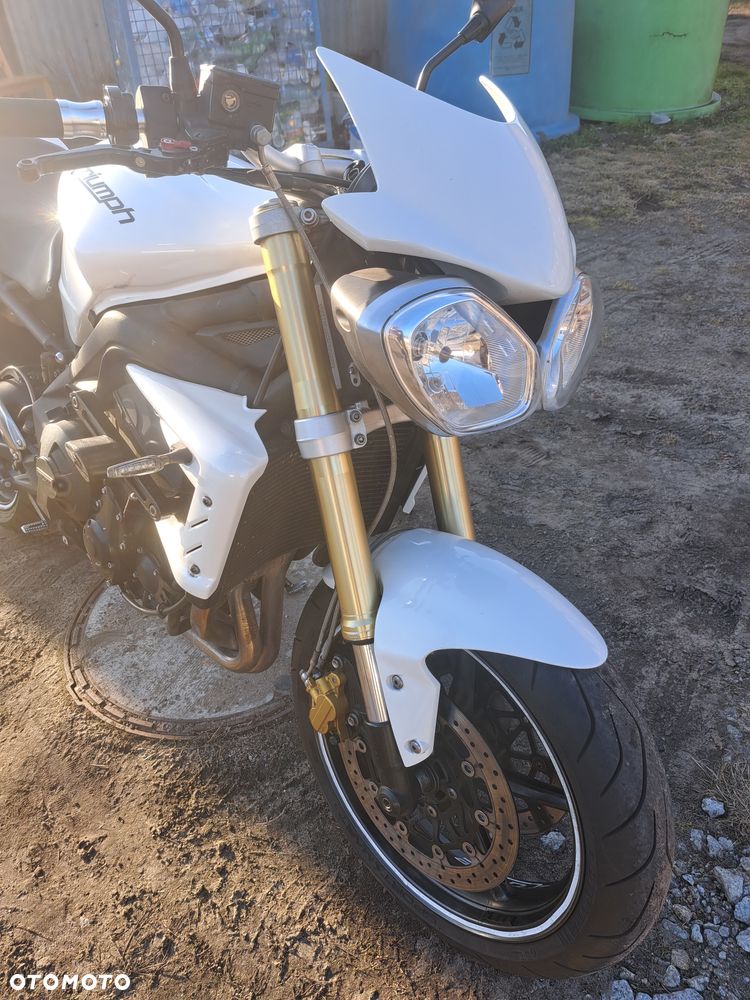 Triumph Street Triple - 12