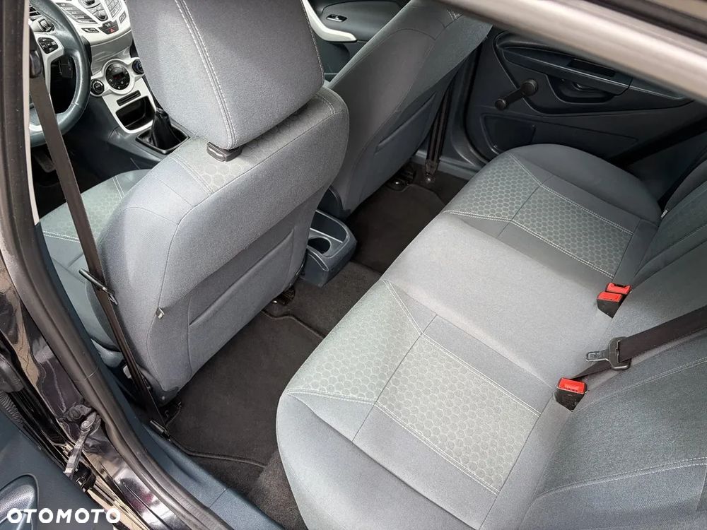 Ford Fiesta 1.6 TDCi Titanium - 12