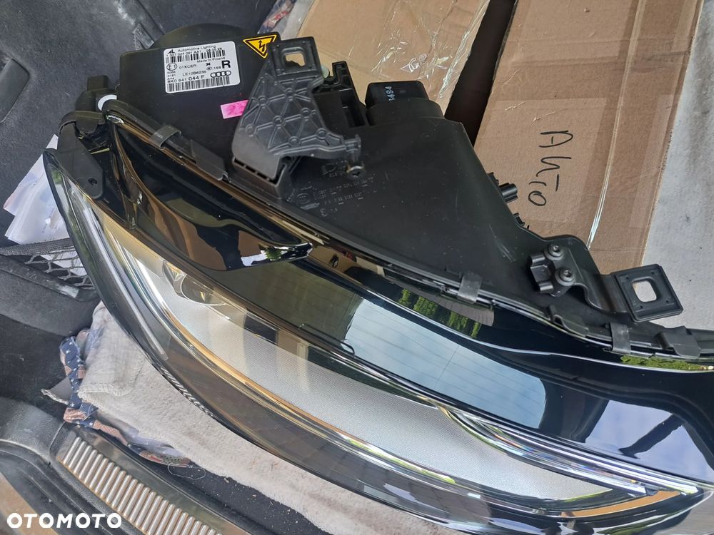 Nowa nieużywana oryginalna Aso lampa przednia prawa Audi A4 B8 lift biksenon neon led. Kod producenta:8KO 941 044 F - 14