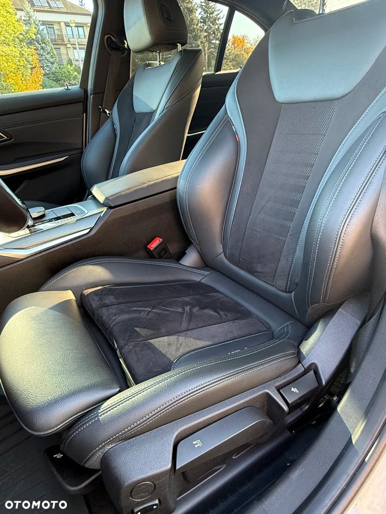 BMW Seria 3 320d xDrive M Sport sport - 24