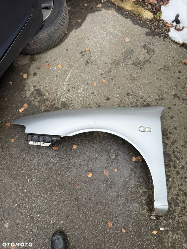 Błotnik przedni lewy SEAT LEON I / TOLEDO II 1999-2006 srebrny metalik. - 1