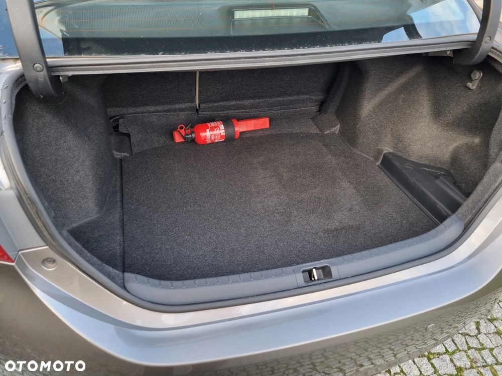 Toyota Corolla 1.6 Premium EU6 - 15