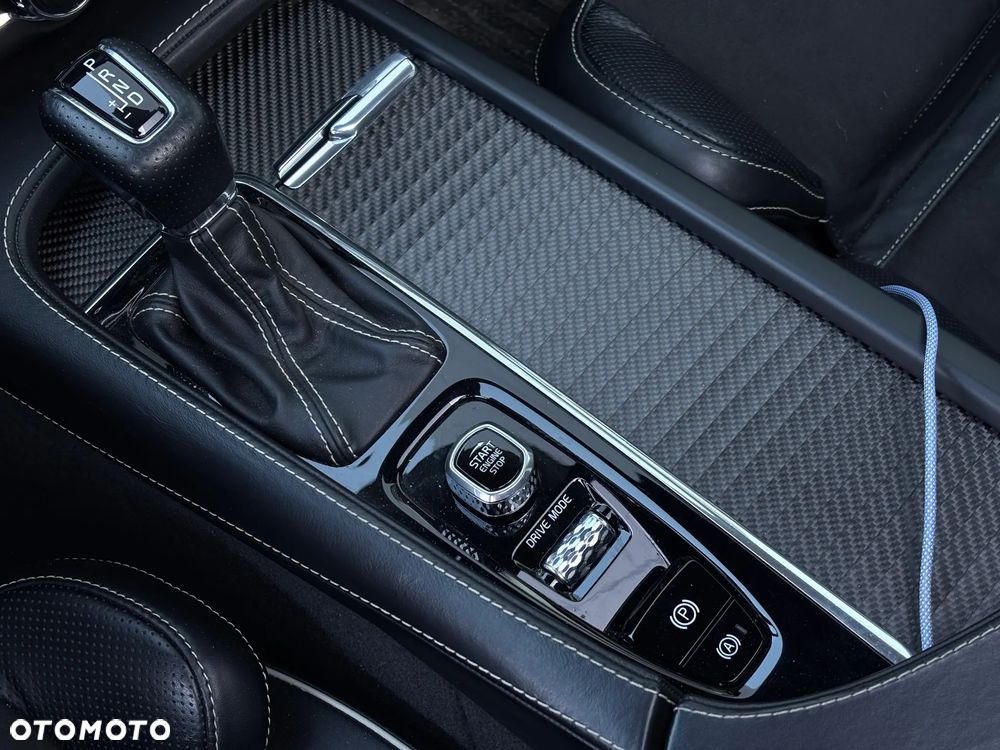 Volvo S90 D5 AWD R-Design - 34