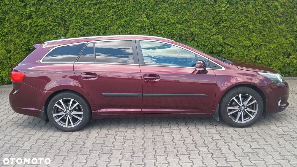 Toyota Avensis 1.8 Sol plus NAVI - 2