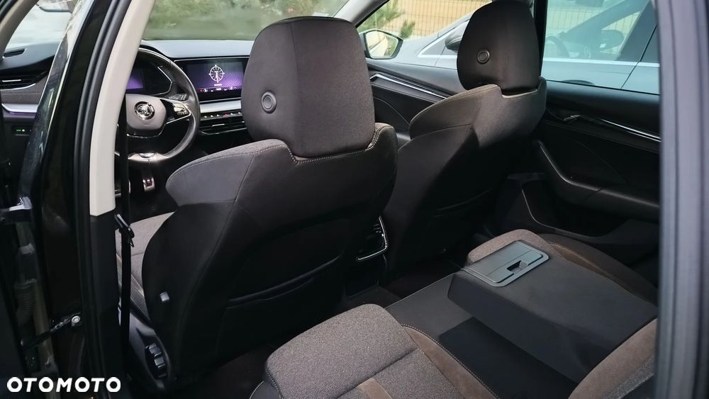 Skoda Octavia Combi 2.0 TDI DSG 4x4 Scout - 21