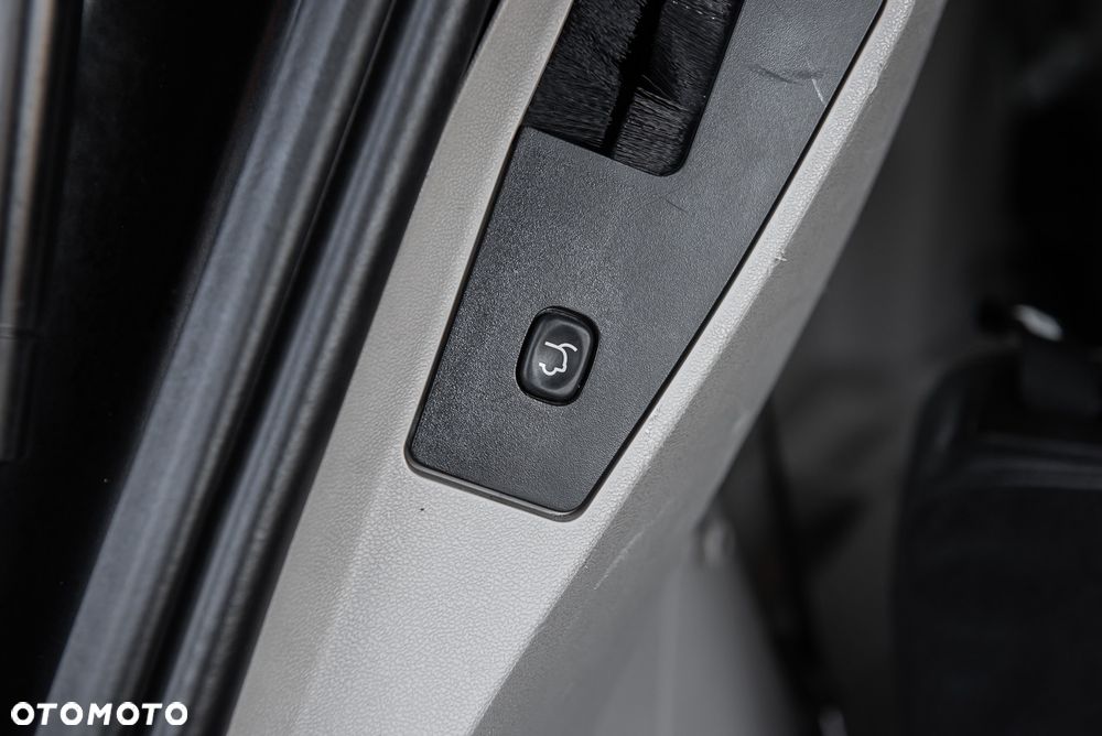 Lancia Voyager - 33