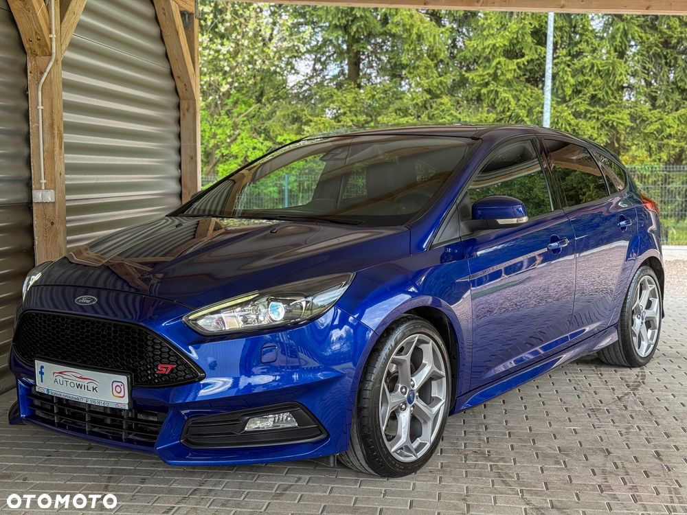 Ford Focus 2.0 EcoBoost ST mit Leder-Sport-Paket - 2