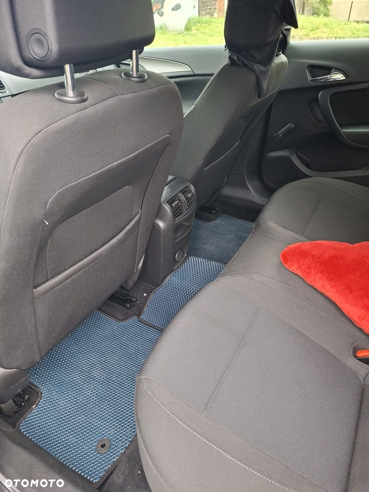Opel Insignia 1.8 - 10