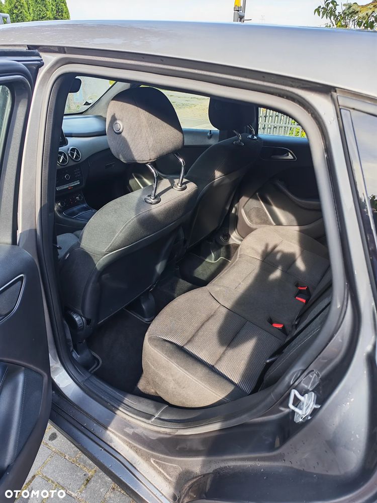 Mercedes-Benz Klasa B 200 d 7G-DCT UrbanStyle Edition - 12
