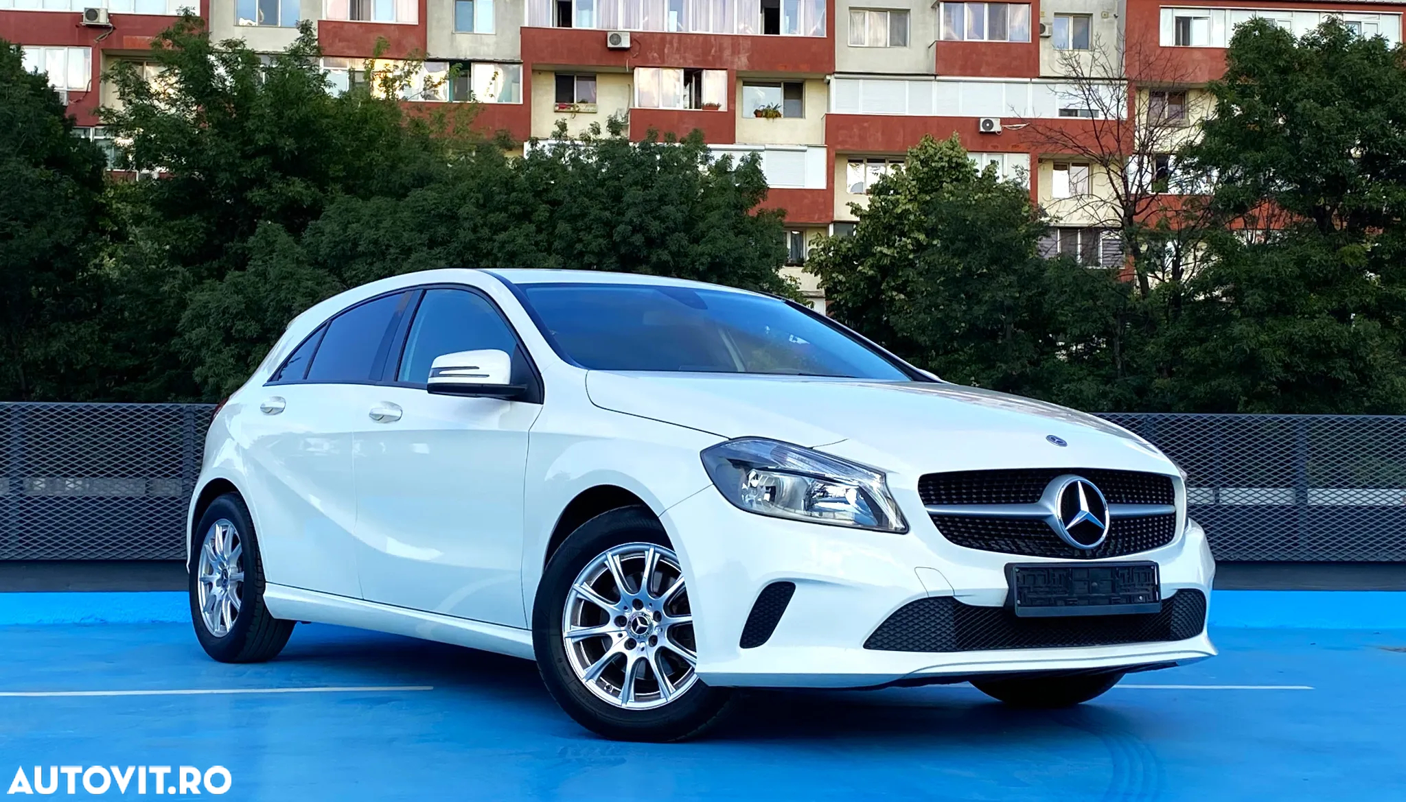 Mercedes-Benz A - 12