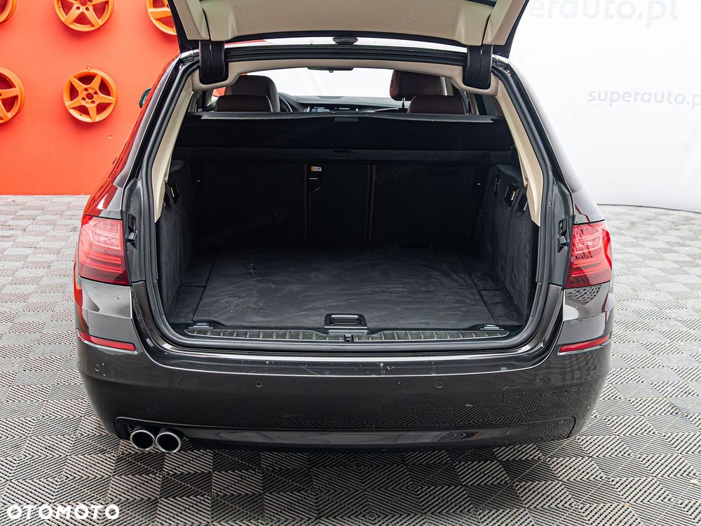 BMW Seria 5 520d xDrive - 32