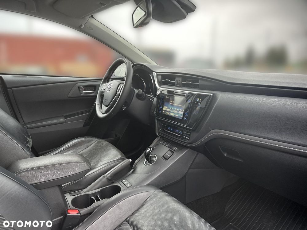 Toyota Auris - 10