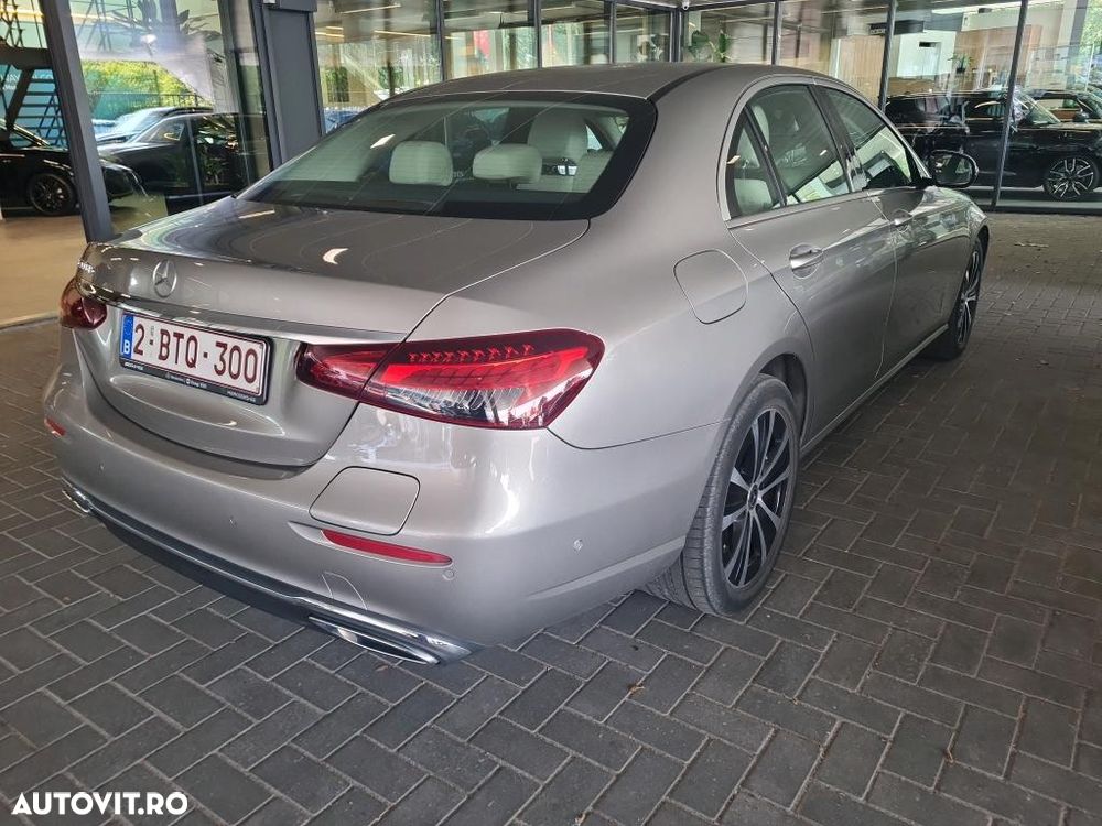 Mercedes-Benz E 300 9G-TRONIC Exclusive - 4