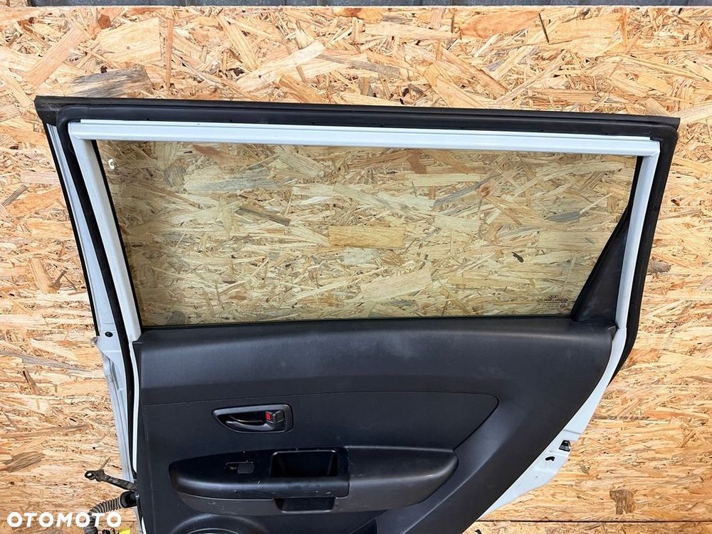Drzwi TYLNE PRAWE prawy tył KIA SOUL 1 I Kod lakieru: 1H - 8