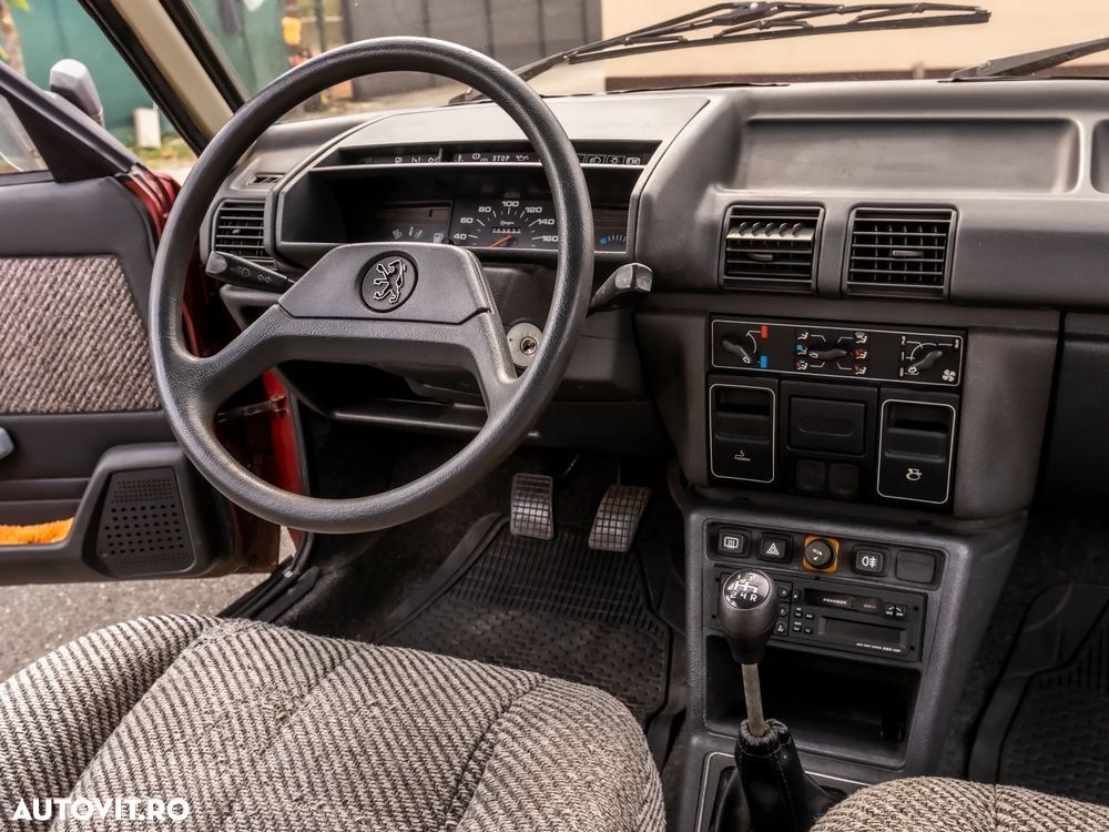 Peugeot 305 - 7
