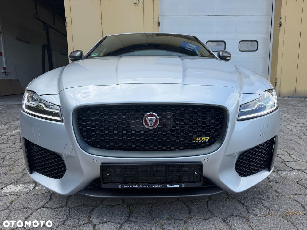 Jaguar XF 30t AWD 300 Sport - 6