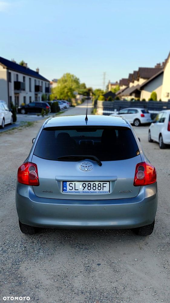 Toyota Auris 1.4 D-4D Premium - 3