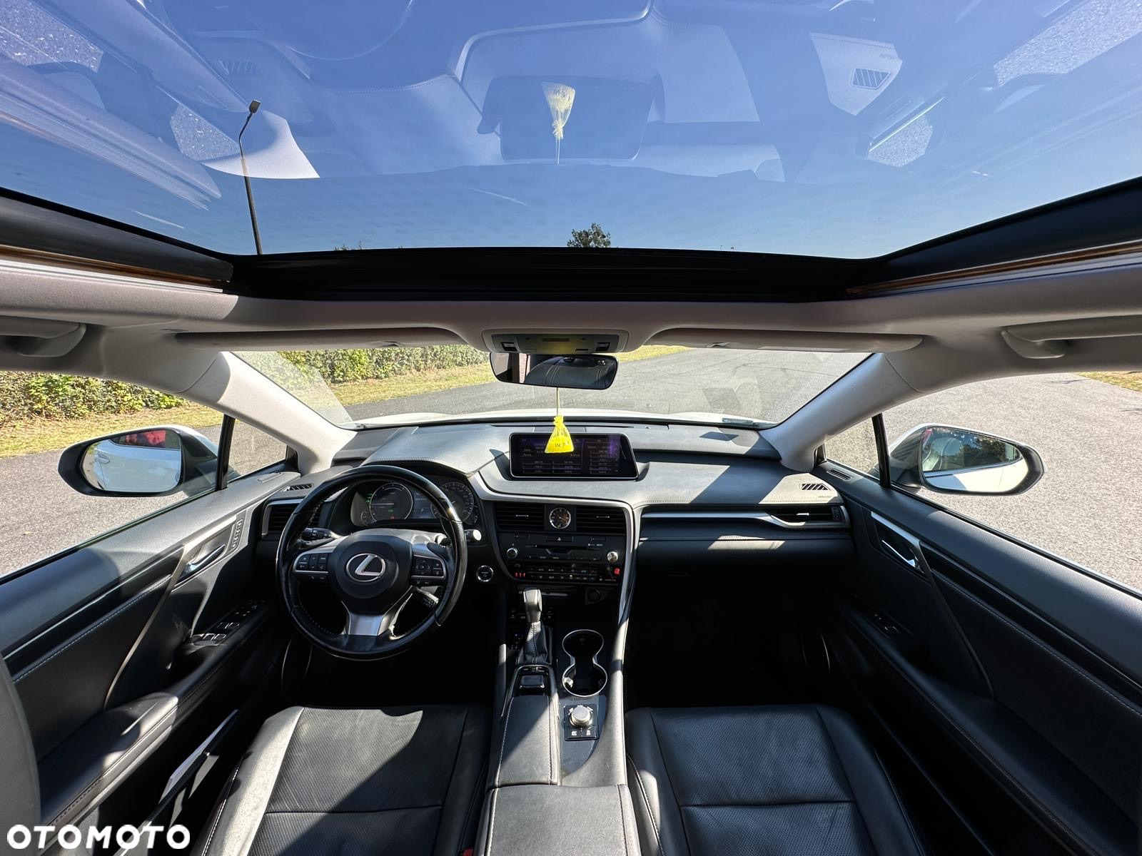 Lexus RX - 12