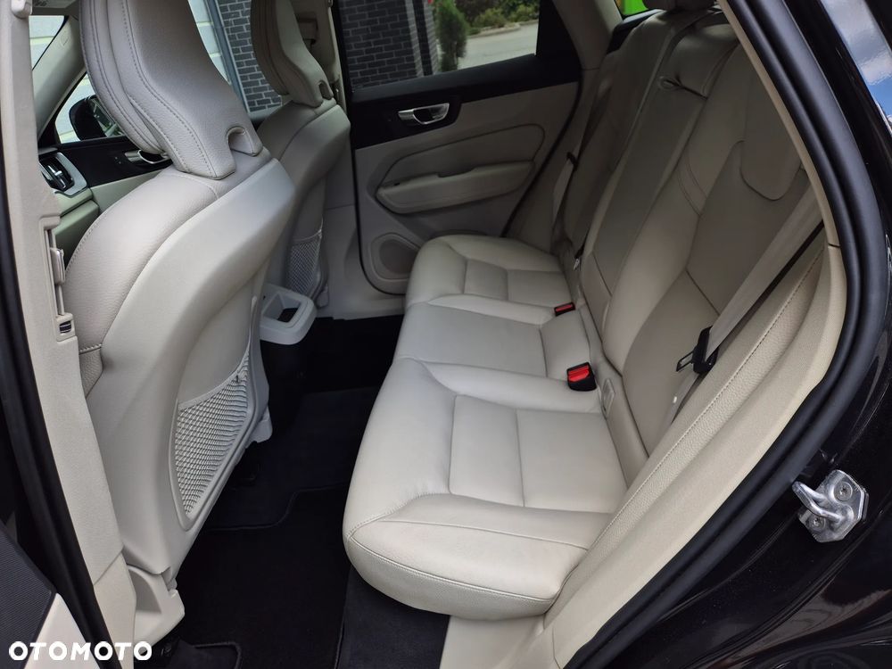 Volvo XC 60 - 23