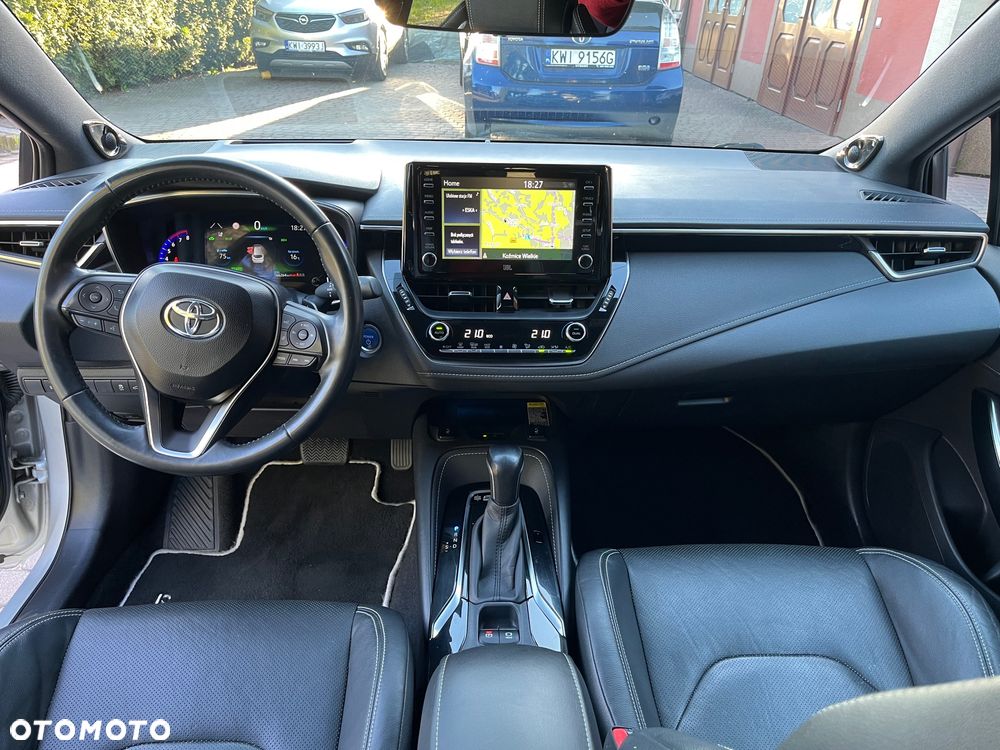 Toyota Corolla 2.0 Hybrid Executive - 29