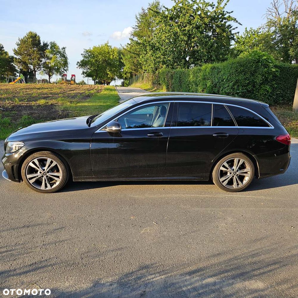Mercedes-Benz Klasa C 220 d 4Matic 9G-TRONIC AMG Line - 4