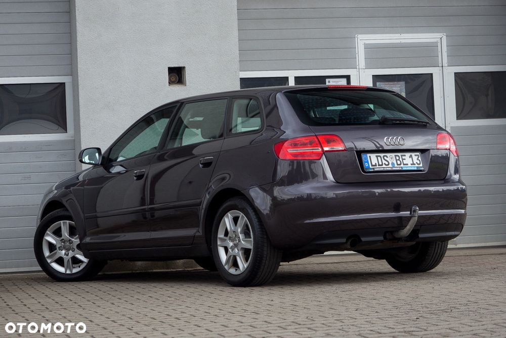Audi A3 Sportback 1.6 Attraction - 10