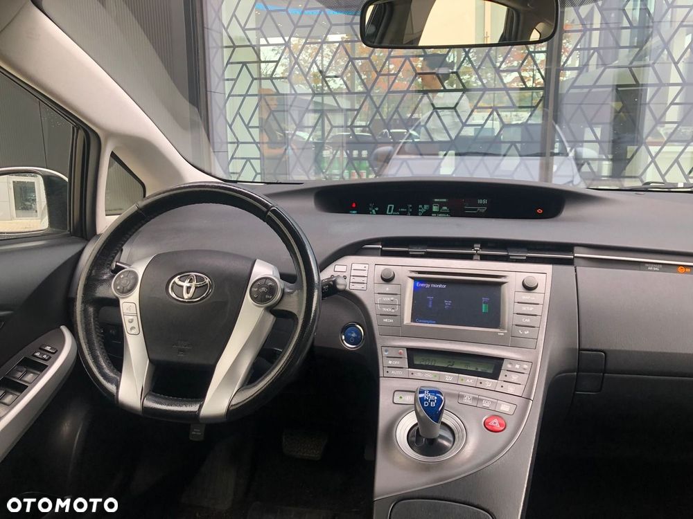 Toyota Prius 1.8 HSD Sol - 5