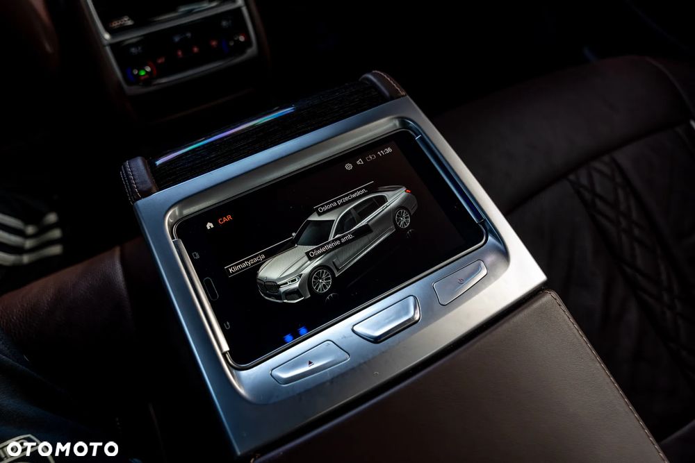 BMW Seria 7 750Ld xDrive sport - 39