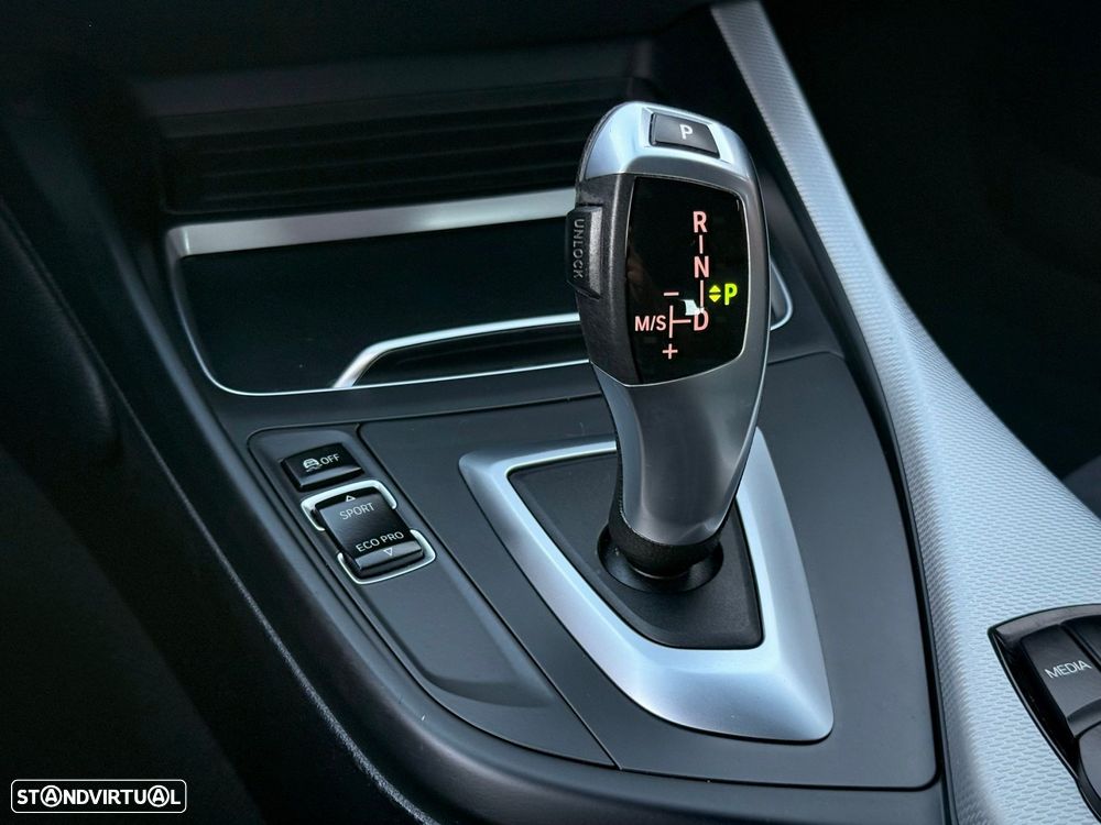 BMW 118 d Pack M Auto - 20