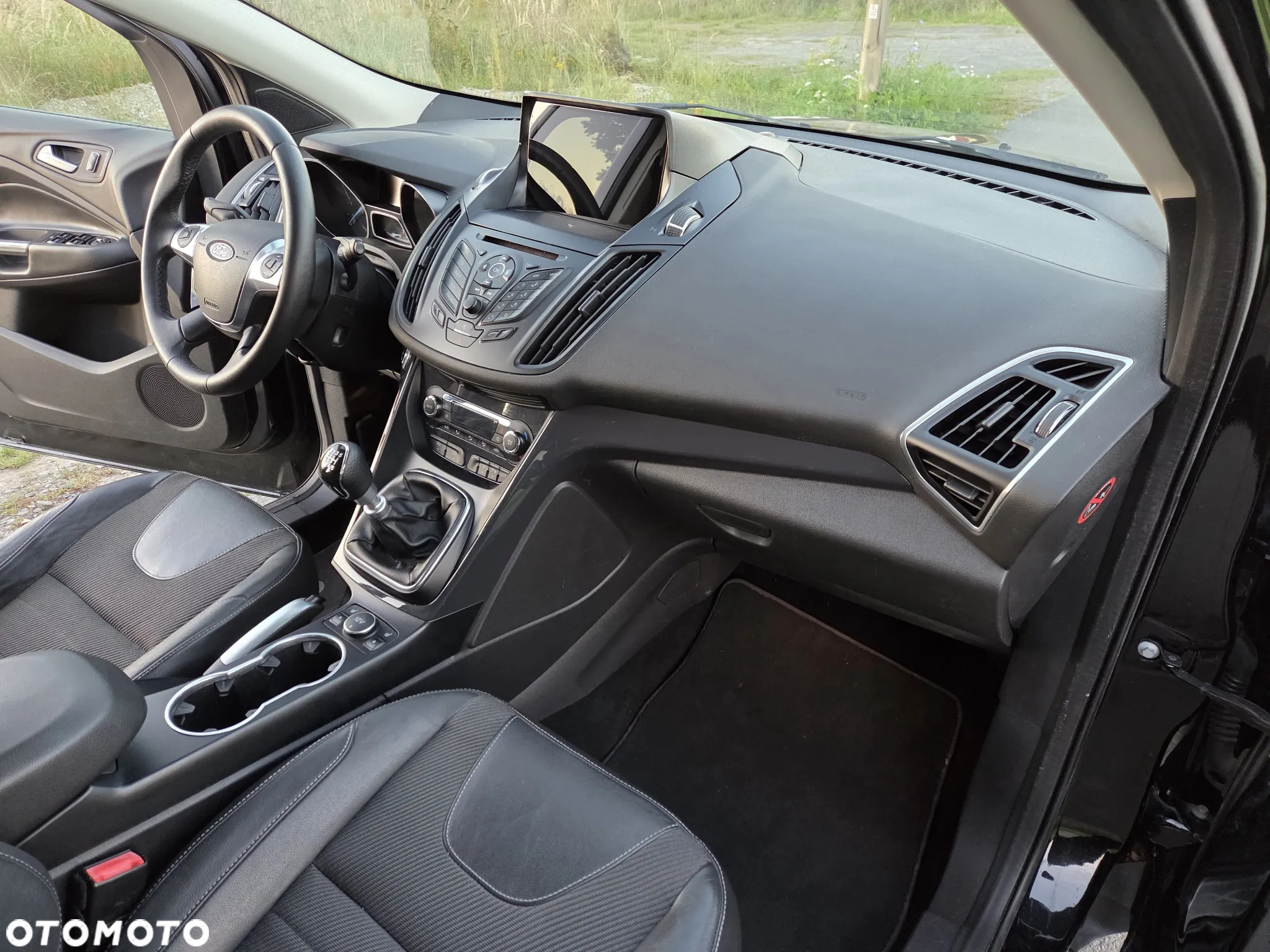 Ford Kuga 2.0 TDCi 2x4 Titanium - 12