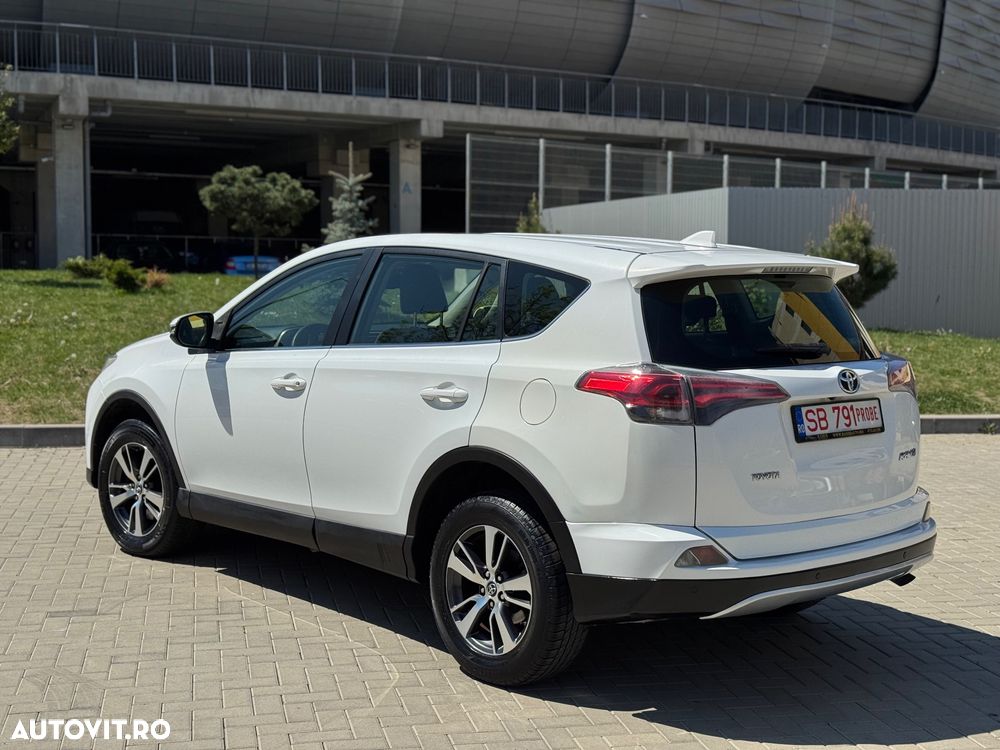 Toyota RAV4 2.0 D-4D 4x2 Start-Stop Comfort - 4