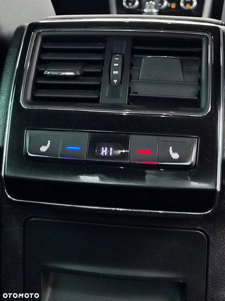 Skoda Superb 2.0 TDI SCR L&K DSG - 17