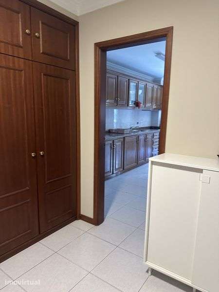 T3 Mobilado com 150 m² em Gandra | 1 Suite | Entrada Imediata - Grande imagem: 2/10