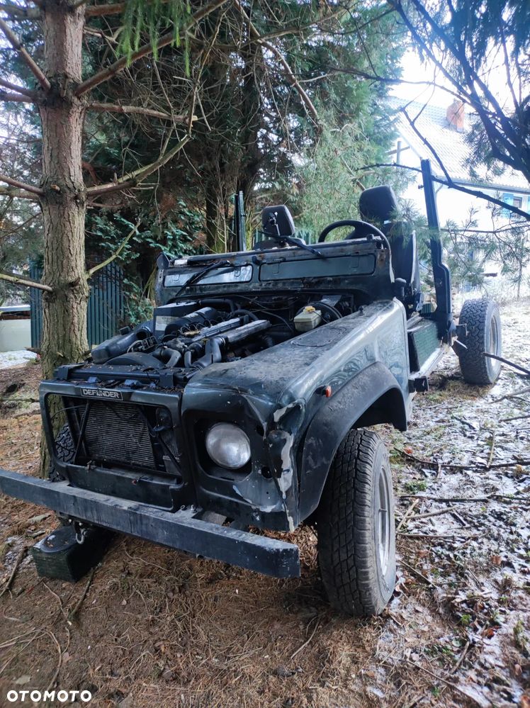 Land Rover Defender - 1
