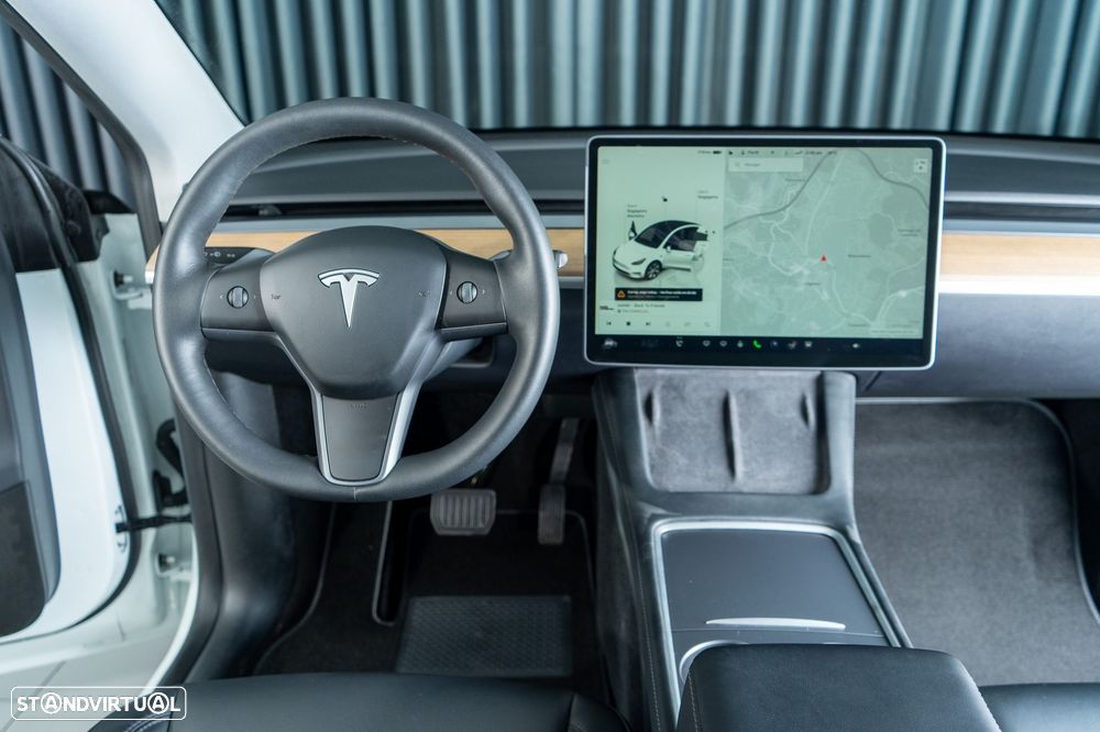Tesla Model Y Long Range Dual Motor AWD - 37