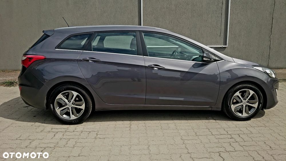 Hyundai i30 blue Kombi 1.6 GDi Passion - 9