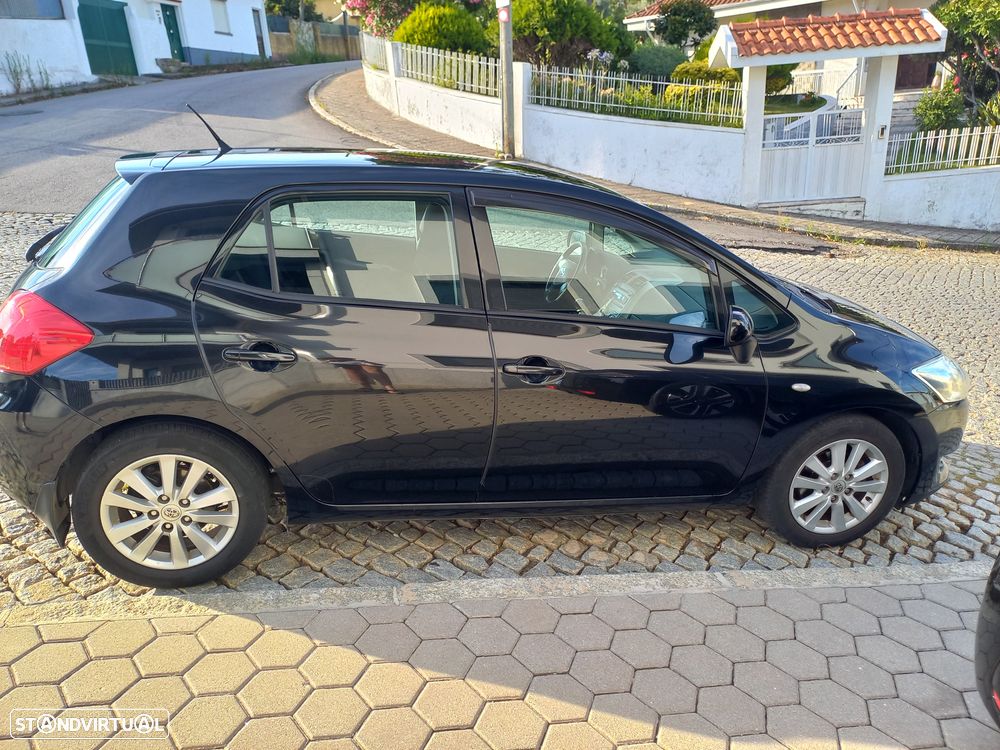Toyota Auris 1.4 VVT-i - 2