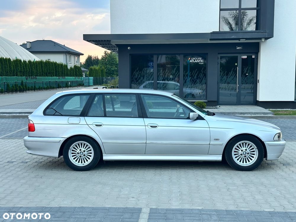 BMW Seria 5 520i - 7