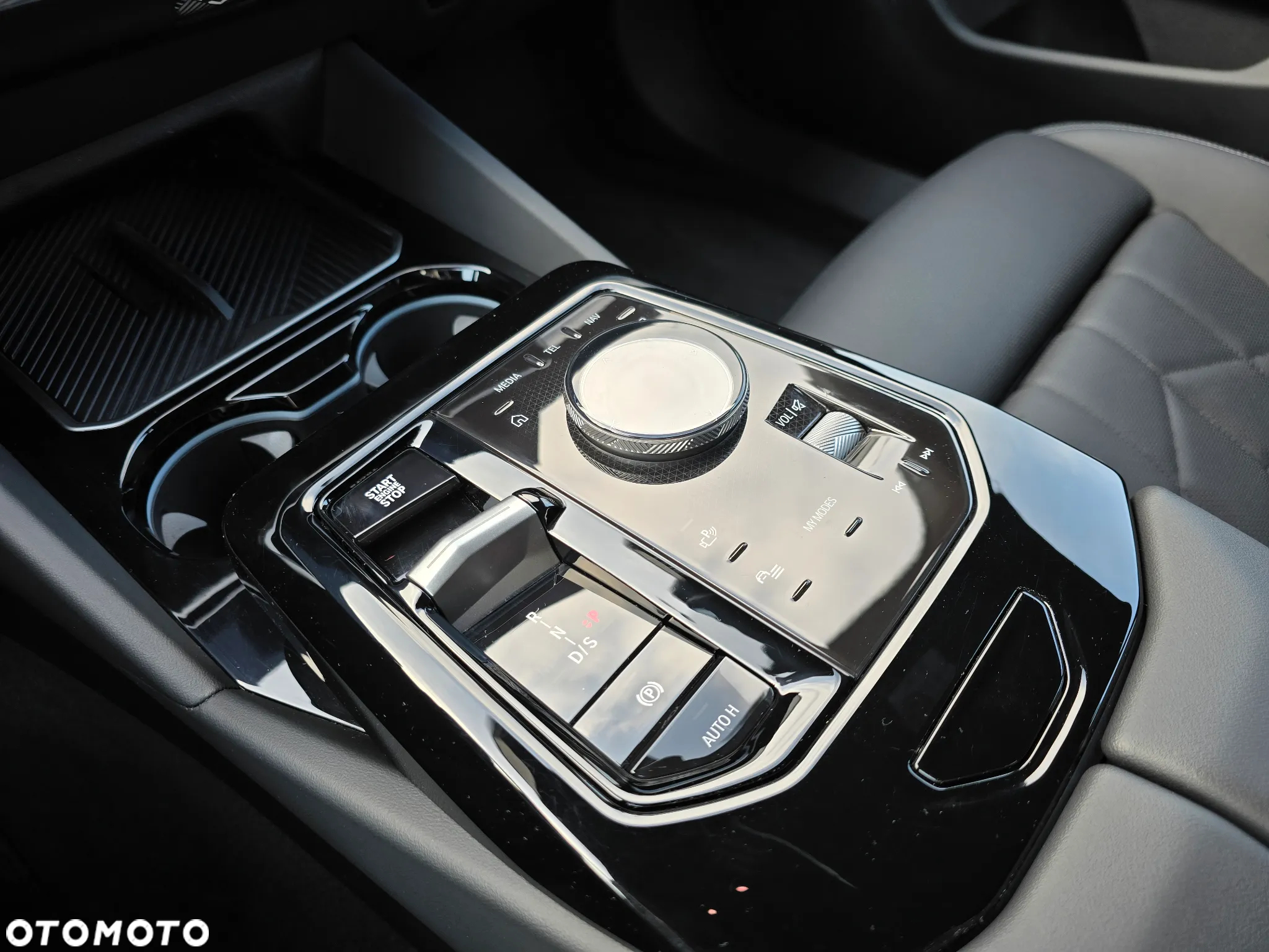 BMW Seria 5 520d xDrive - 13