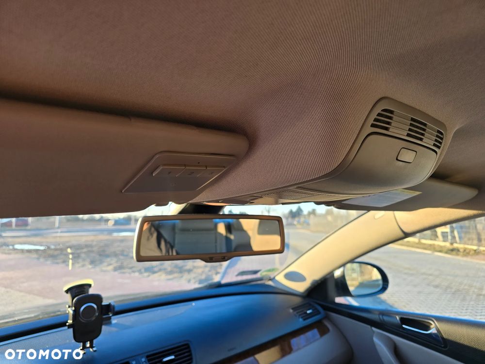 Volkswagen Passat 2.0 TDI DSG Highline - 12