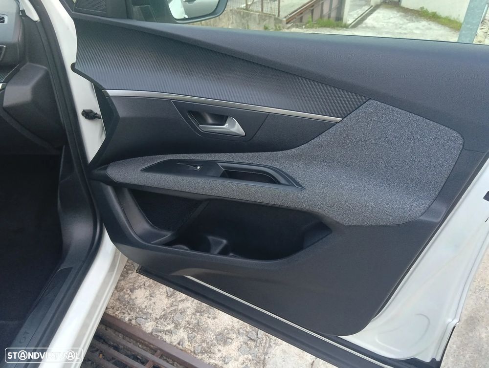 Peugeot 3008 1.5 BlueHDi Allure - 11