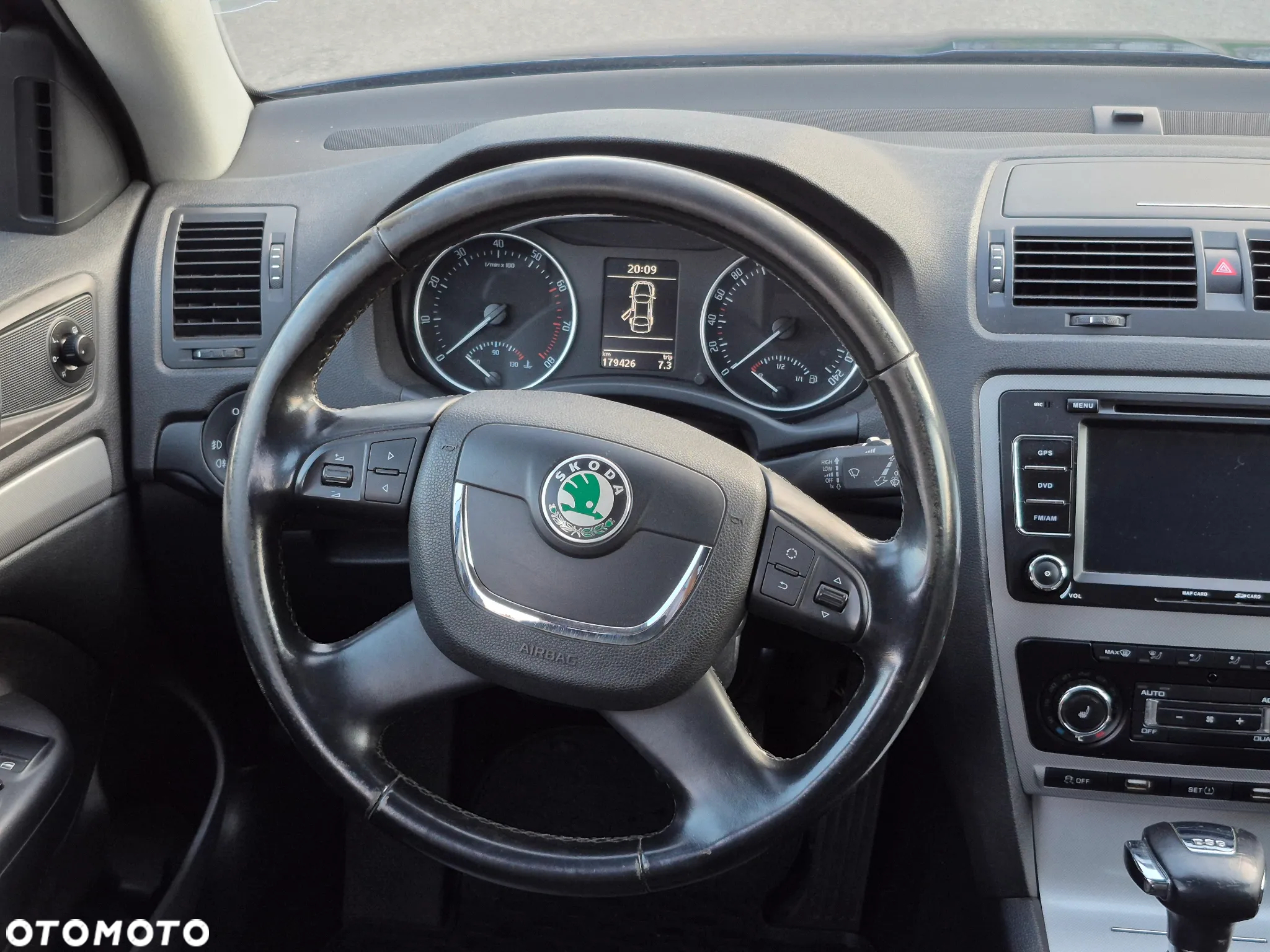 Skoda Octavia 1.8 TSI Ambiente DSG - 24
