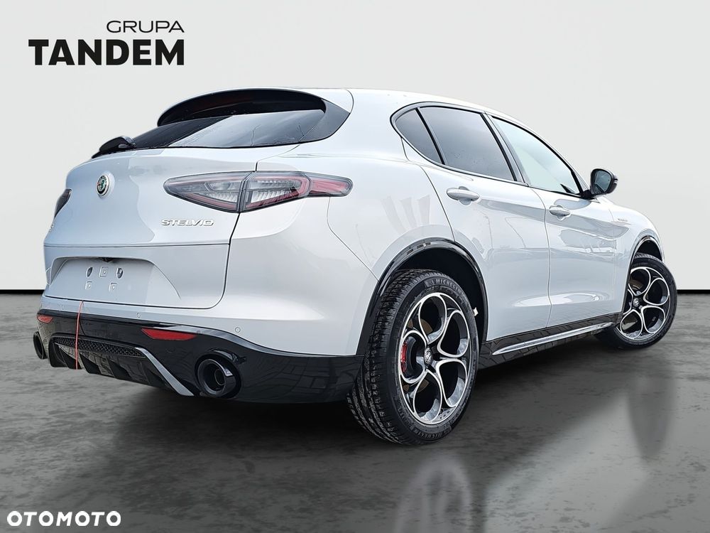 Alfa Romeo Stelvio - 5